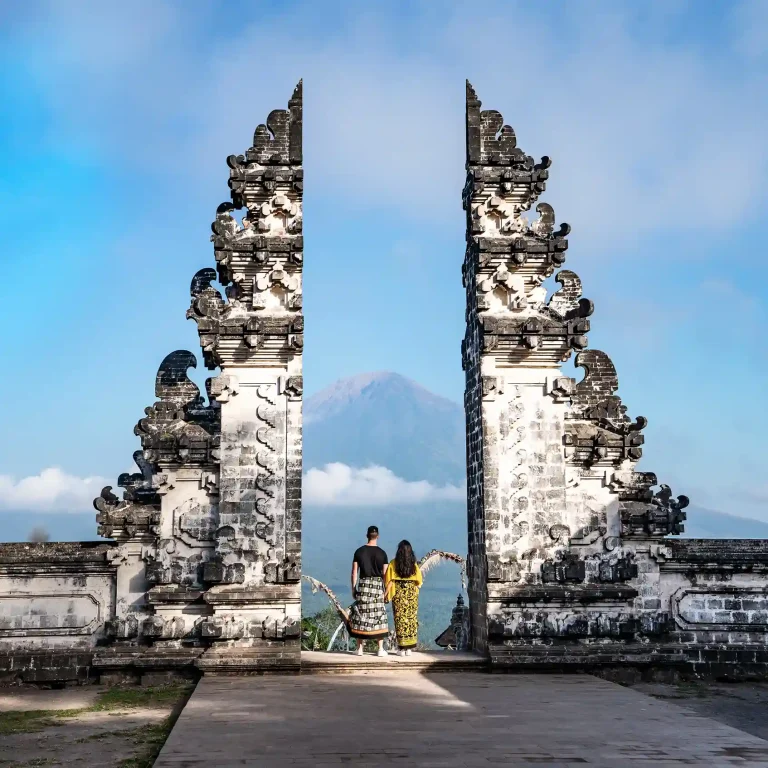 Split gate of Pura Lempuyang framing Mount Agung
